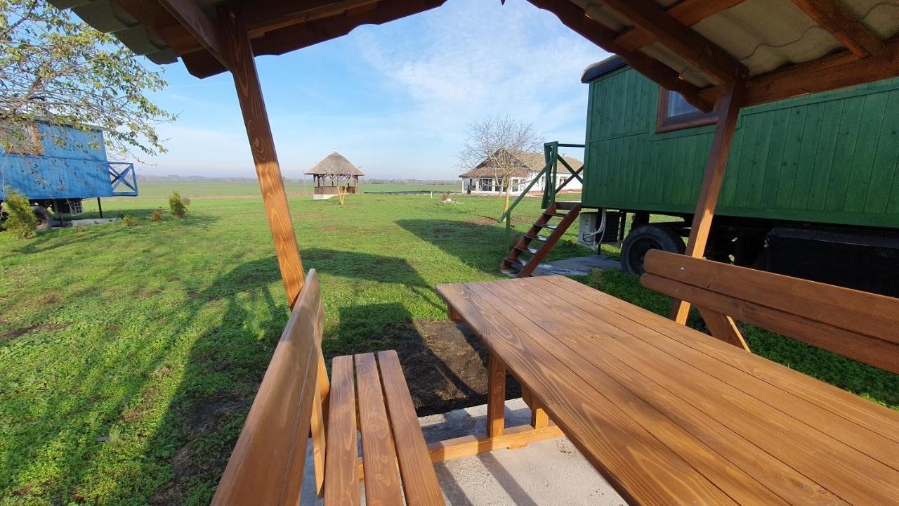 Tisza White House Bed & Breakfast Tiszaszolos Exterior photo