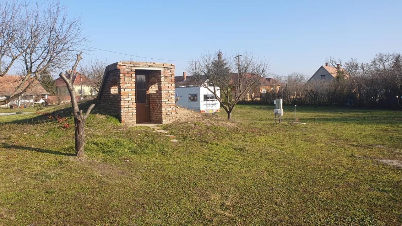 Tisza White House Bed & Breakfast Tiszaszolos Exterior photo
