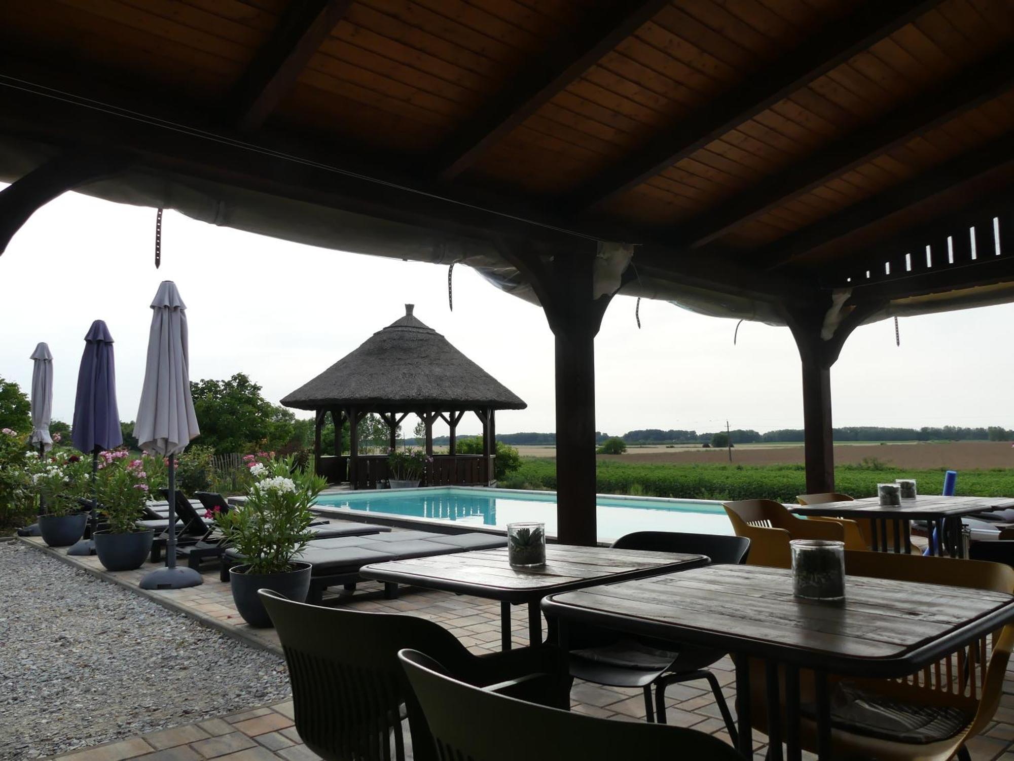 Tisza White House Bed & Breakfast Tiszaszolos Exterior photo