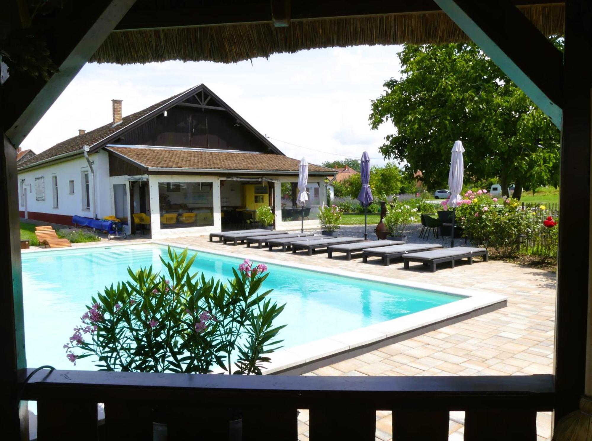 Tisza White House Bed & Breakfast Tiszaszolos Exterior photo
